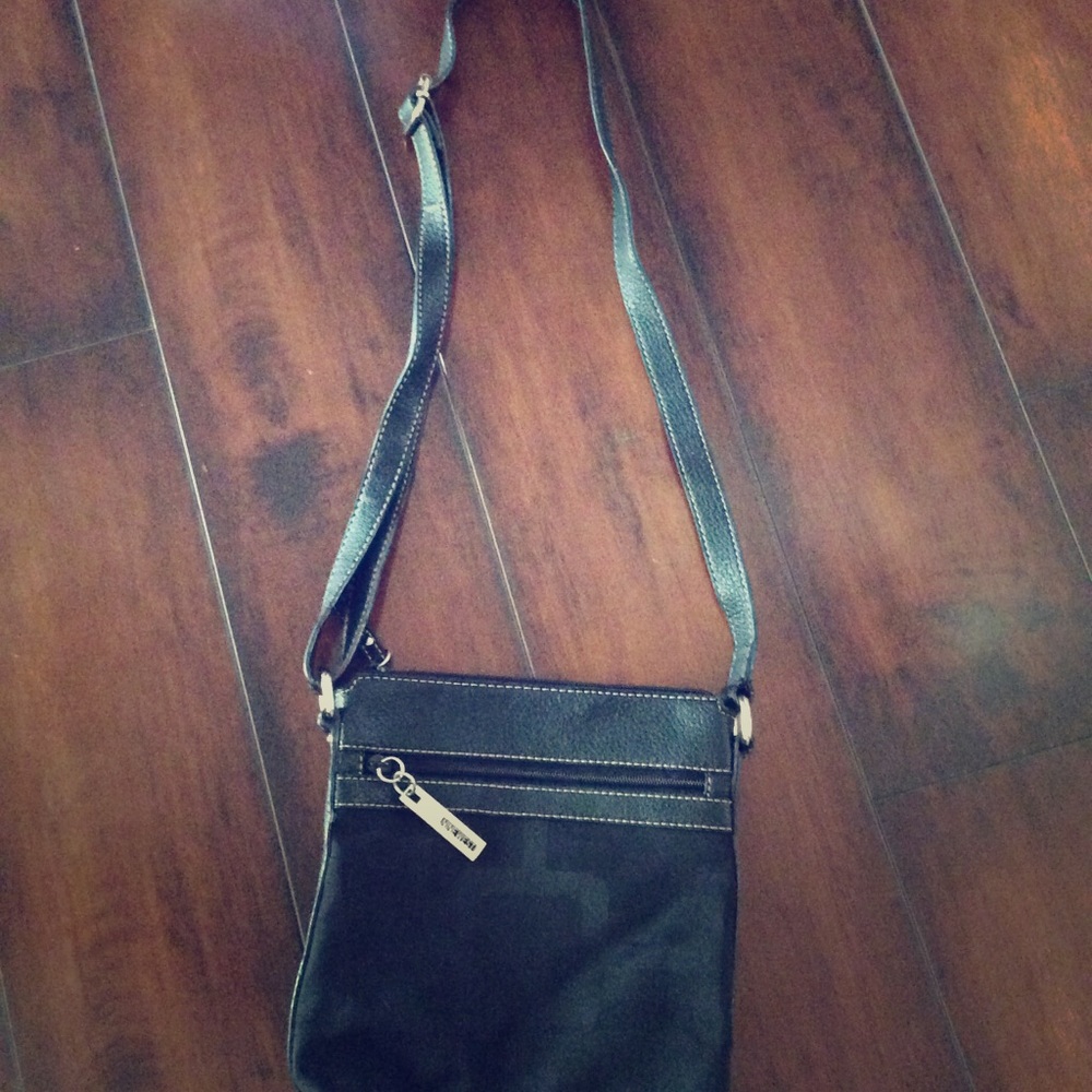 Nine West solid black jacquard crossbody EUC